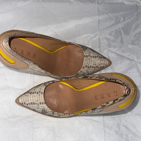 L.A.M.B - Picture 6 of 6